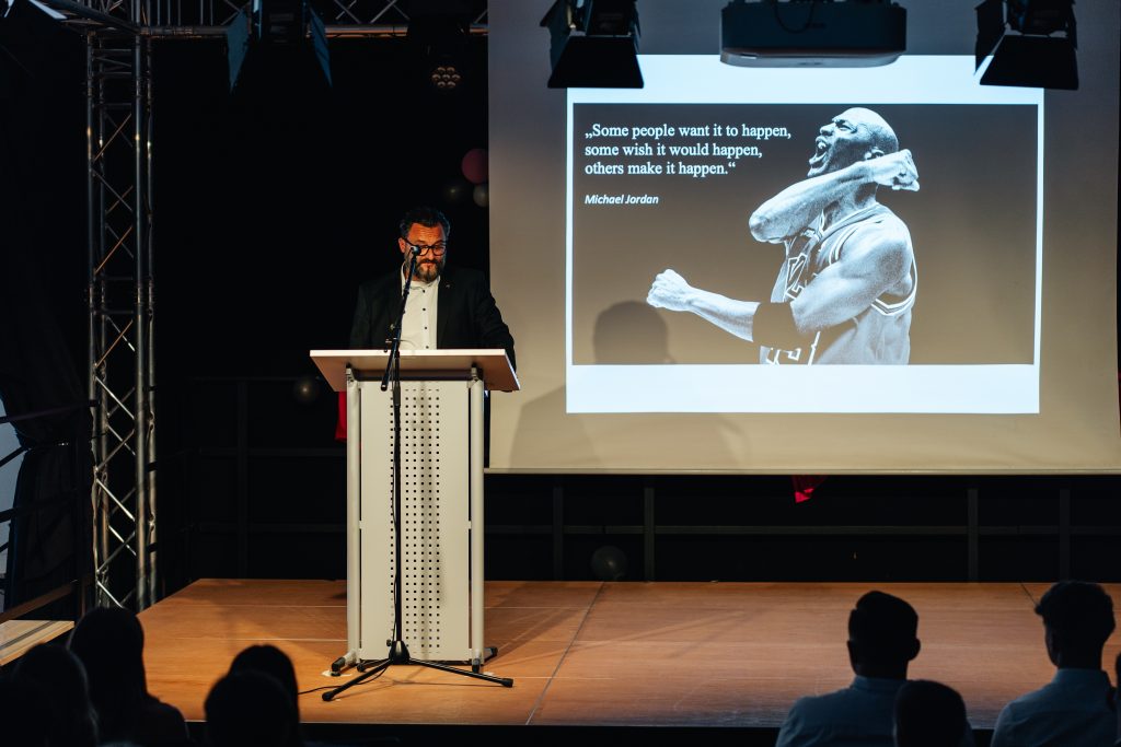 Abschlussfeierlichkeiten an der Heinz-Nixdorf-Gesamtschule